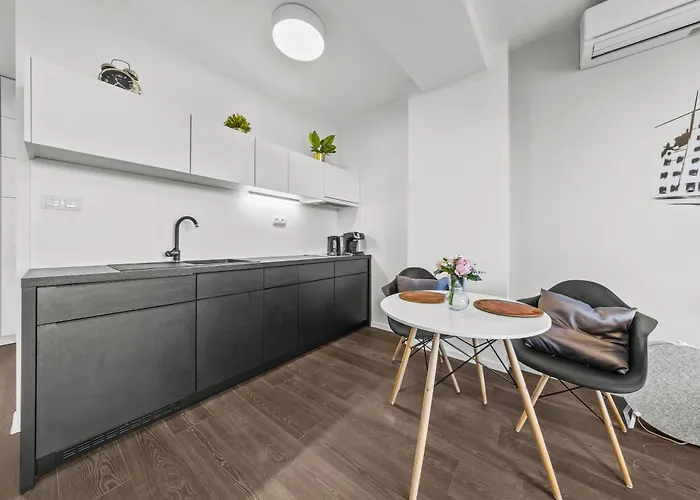 Modern City-center With Castle View Apartament